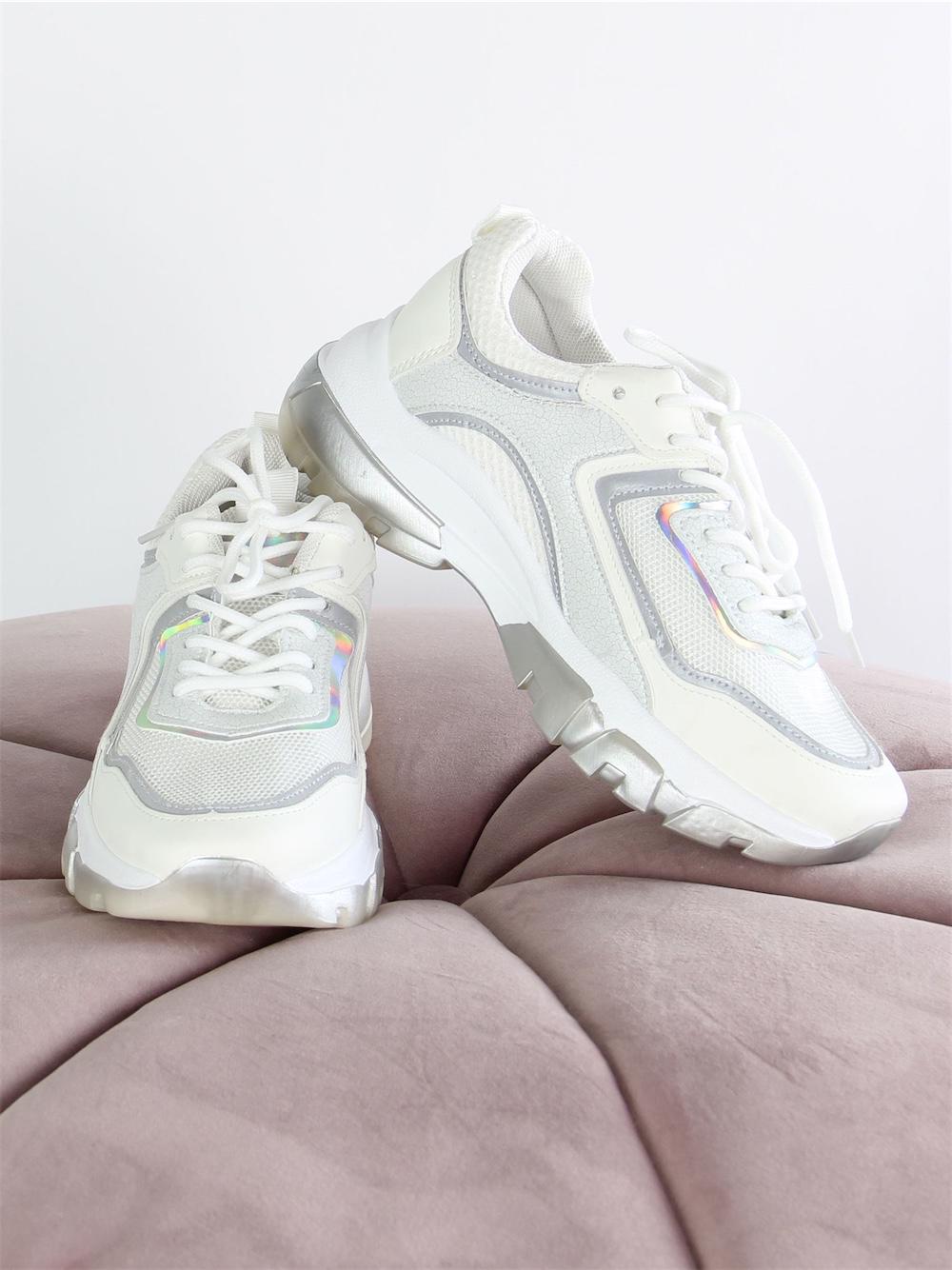Kourtney - Hvid og sort sneaker med refleksdetaljer